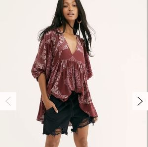 FREE PEOPLE I Burgundy & Pink Girl Talk High Low V-Neck Tunic Top Blouse, XS
